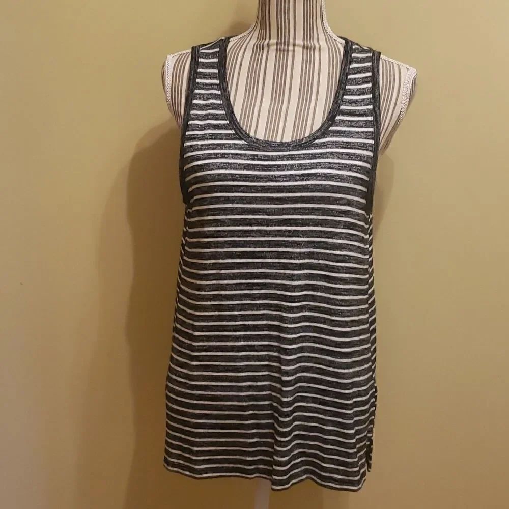 GAP women's tank. Medium.